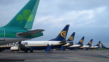 Ryanair i Aer Lingus planują sprzedaż lotów łączonych