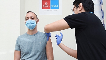 Emirates rozpoczął program szczepień pracowników