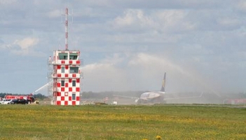Lotnisko w Modlinie będzie miało wieżę, spór z PAŻP zakończony