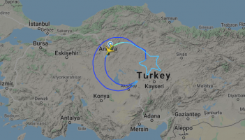 Turkish Airlines z największą flagą Turcji na świecie