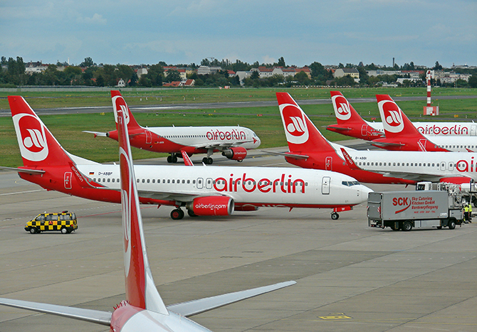 //www.pasazer.com/img/images/normal/airberlin,taras,tegel,pbozyk.jpg