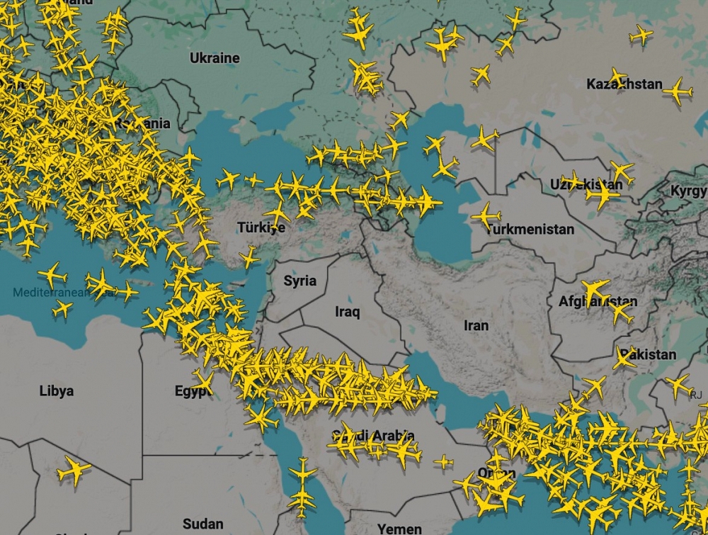 Atak Izraela na Iran. Zamknięte niebo nad Bliskim Wschodem