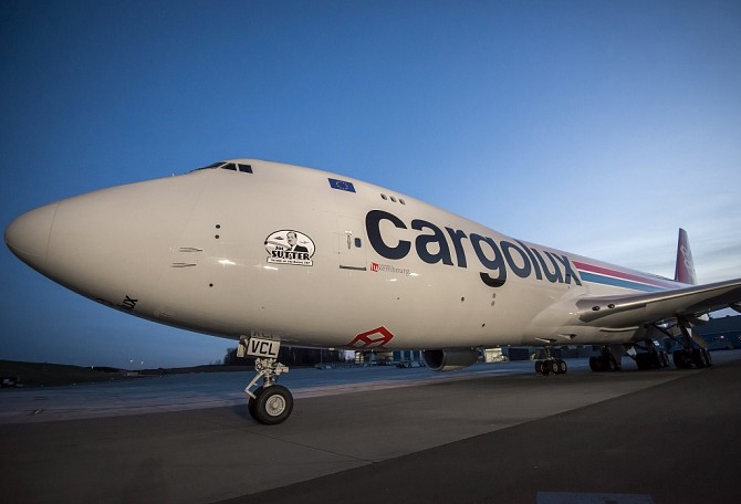 //www.pasazer.com/img/images/normal/cargolux,747-8,boeing1.jpg