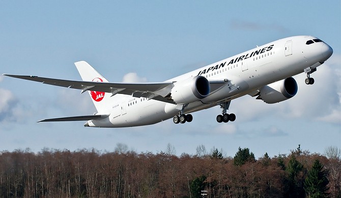 //www.pasazer.com/img/images/normal/japan,airlines,b787-8,media.jpg