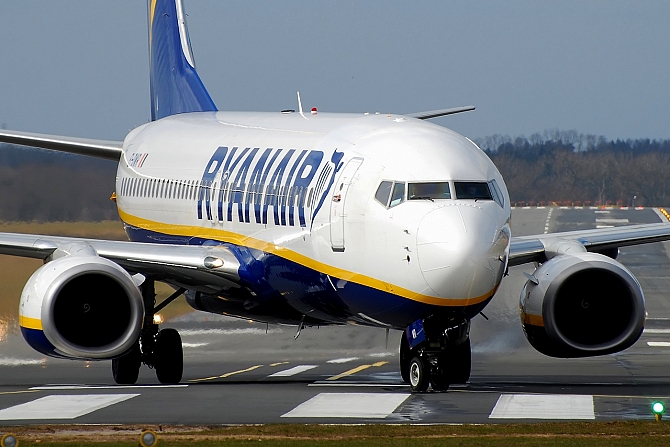 //www.pasazer.com/img/images/normal/ryanair,benek737,pbozyk.jpg