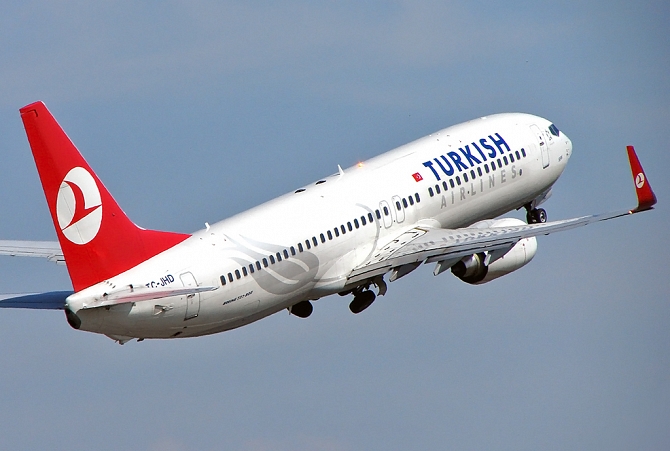 //www.pasazer.com/img/images/normal/turkish,b737-800ng,waw,pbozyk.jpg